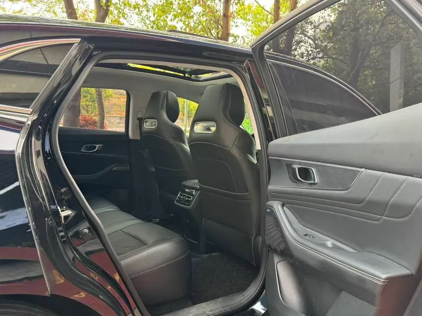 2024 ChangAn UNI-K 2.0T 233HP L4 8AT,autocango,china used car exporter,china ev exporter,chinese used car exporter,chinese used ev exporter