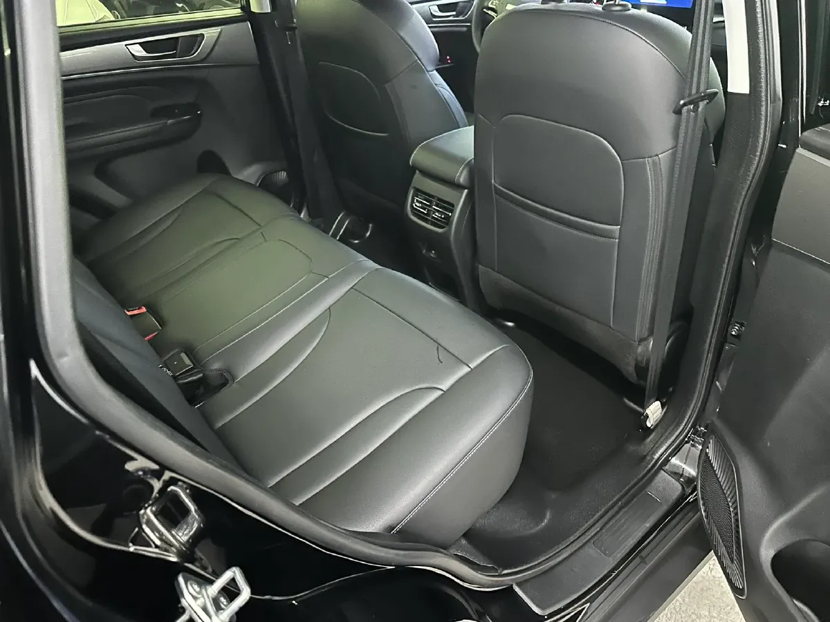 2023 Haval M6 1.5T 150HP L4 7DCT,autocango,china used car exporter,china ev exporter,chinese used car exporter,chinese used ev exporter