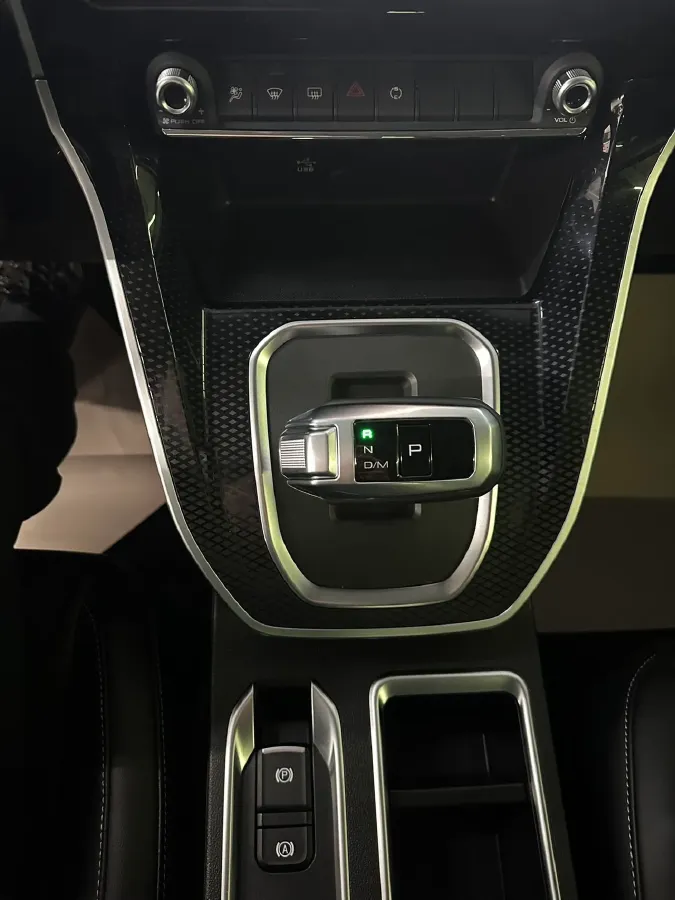 2023 Haval M6 1.5T 150HP L4 7DCT,autocango,china used car exporter,china ev exporter,chinese used car exporter,chinese used ev exporter