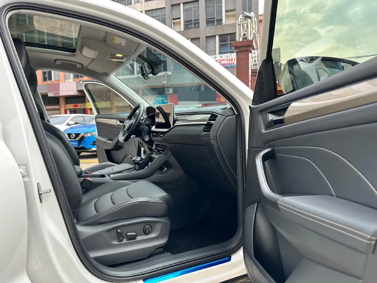 2023 Skoda Kodiak 2.0T 186HP L4 7DCT,autocango,china used car exporter,china ev exporter,chinese used car exporter,chinese used ev exporter