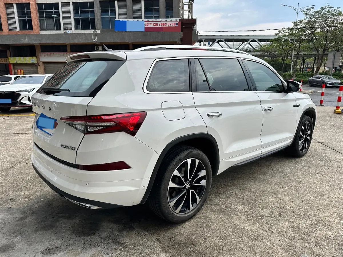 2023 Skoda Kodiak 2.0T 186HP L4 7DCT,autocango,china used car exporter,china ev exporter,chinese used car exporter,chinese used ev exporter