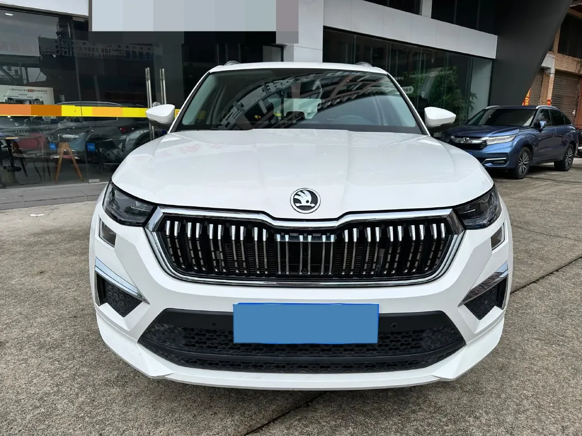2023 Skoda Kodiak 2.0T 186HP L4 7DCT,autocango,china used car exporter,china ev exporter,chinese used car exporter,chinese used ev exporter