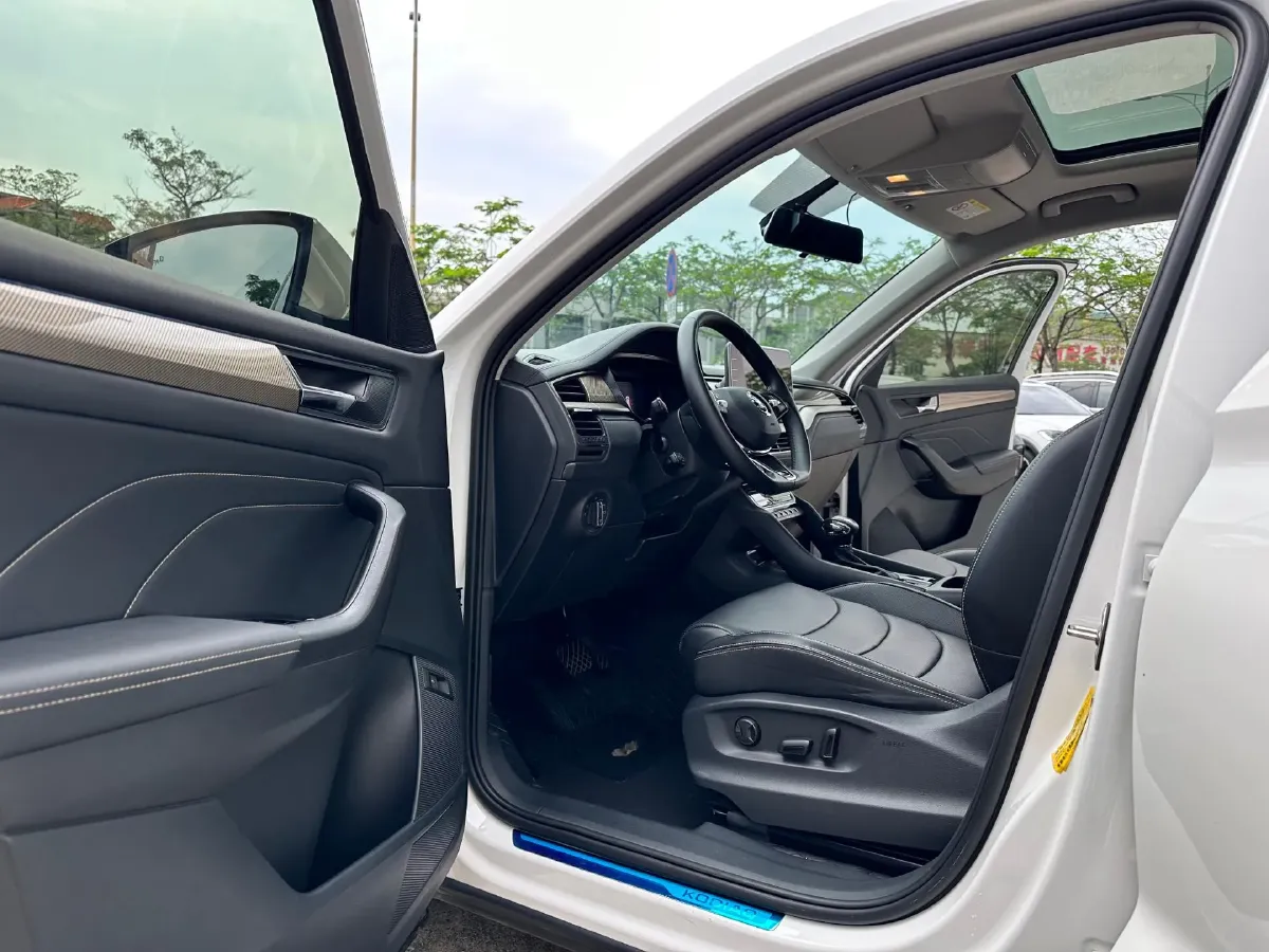 2023 Skoda Kodiak 2.0T 186HP L4 7DCT,autocango,china used car exporter,china ev exporter,chinese used car exporter,chinese used ev exporter