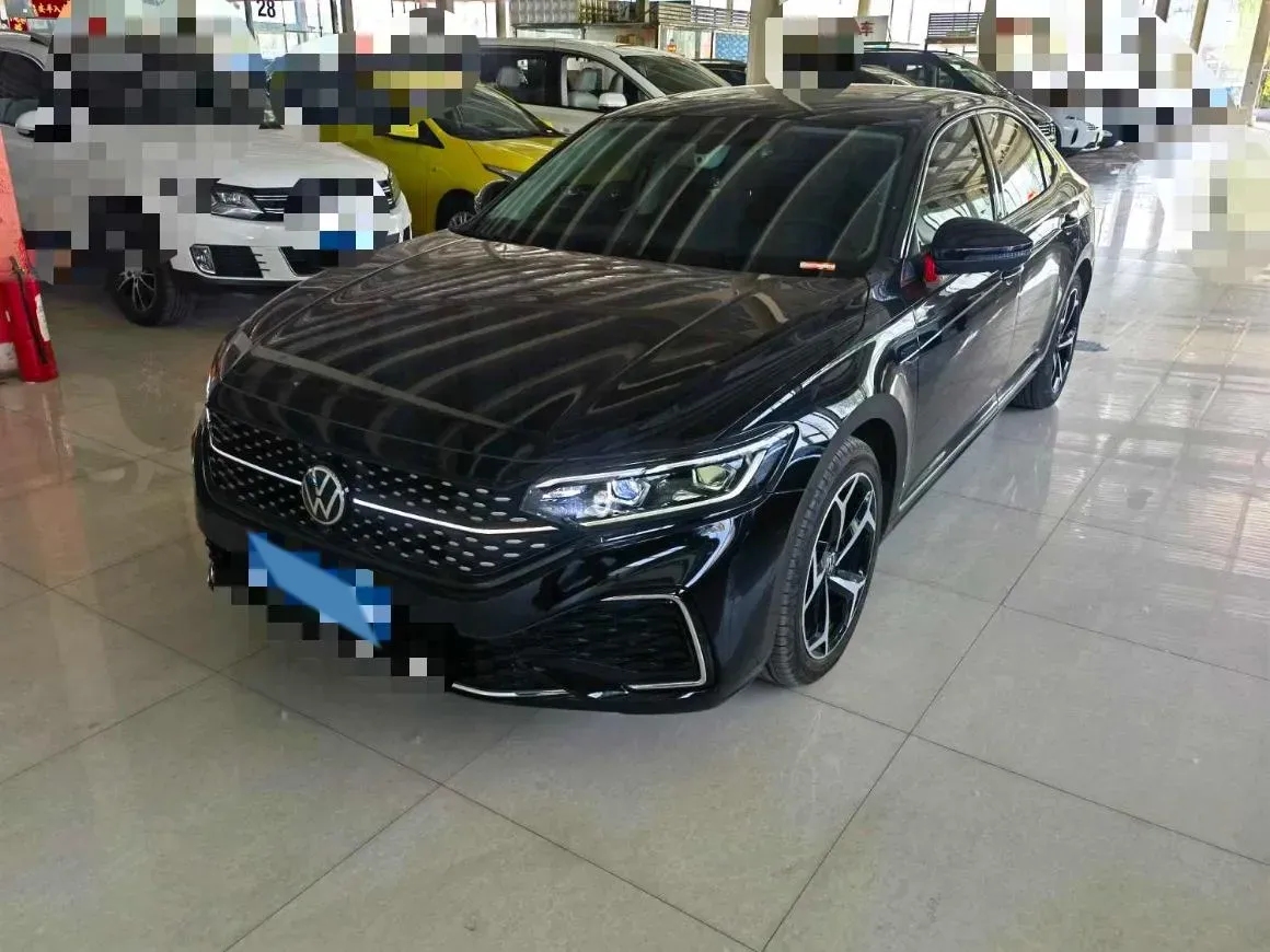 2024 Volkswagen Passat 2.0T 220HP L4 7DCT,autocango,china used car exporter,china ev exporter,chinese used car exporter,chinese used ev exporter