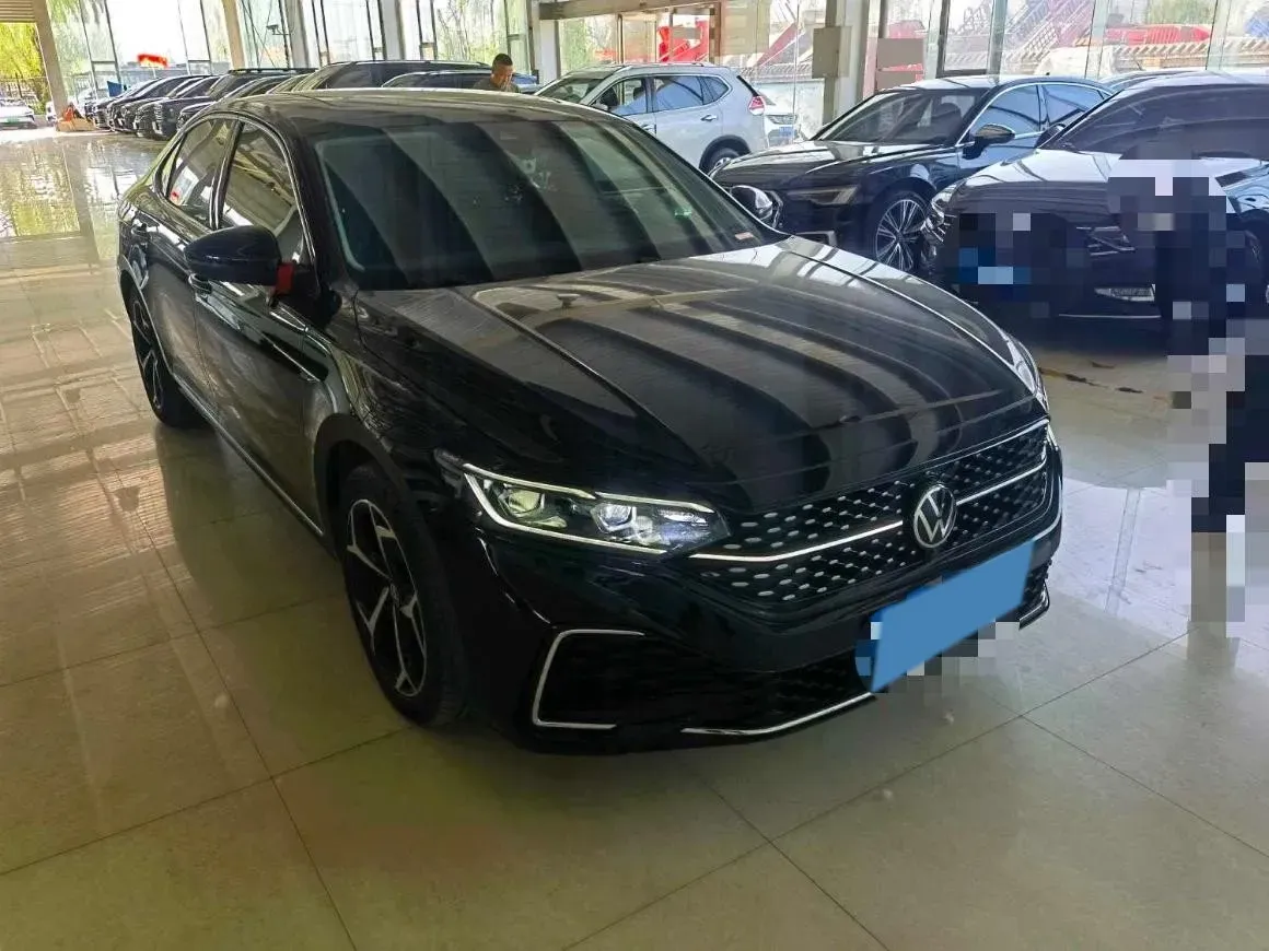 2024 Volkswagen Passat 2.0T 220HP L4 7DCT,autocango,china used car exporter,china ev exporter,chinese used car exporter,chinese used ev exporter