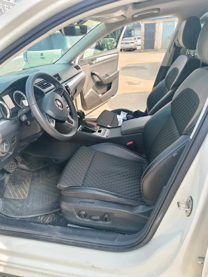 2018 Skoda Superb 1.4T 150HP L4 7DCT,autocango,china used car exporter,china ev exporter,chinese used car exporter,chinese used ev exporter