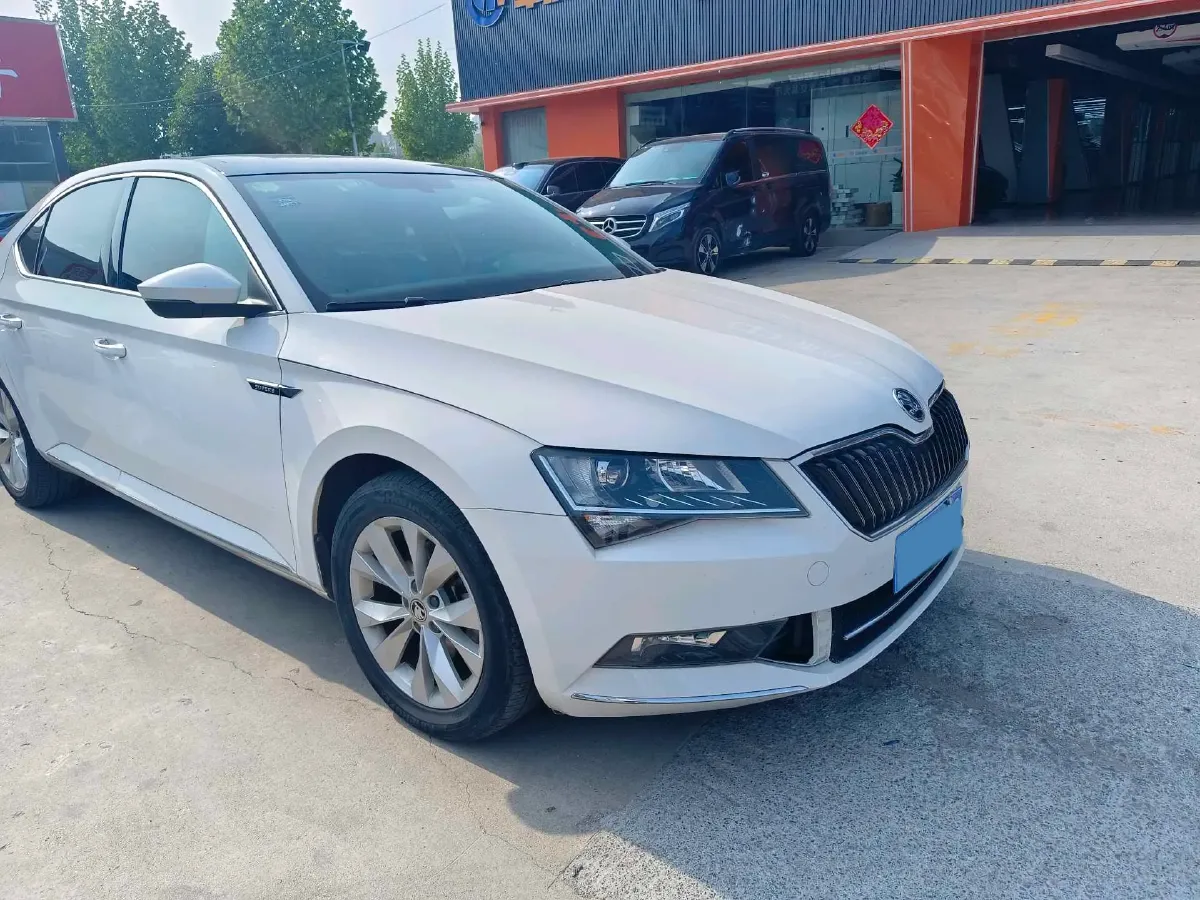 2018 Skoda Superb 1.4T 150HP L4 7DCT,autocango,china used car exporter,china ev exporter,chinese used car exporter,chinese used ev exporter