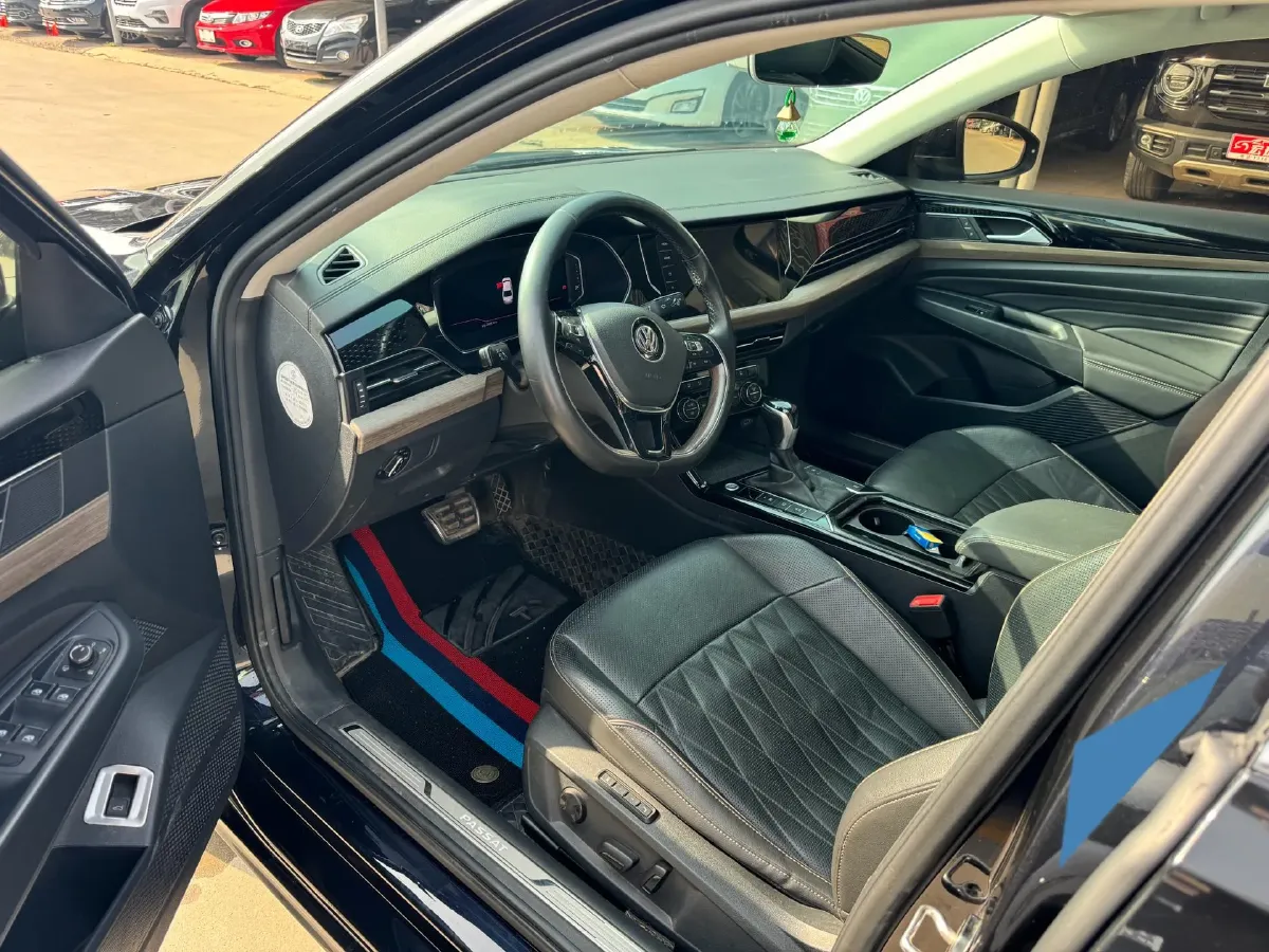 2019 Volkswagen Passat 2.0T 220HP L4 7DCT,autocango,china used car exporter,china ev exporter,chinese used car exporter,chinese used ev exporter