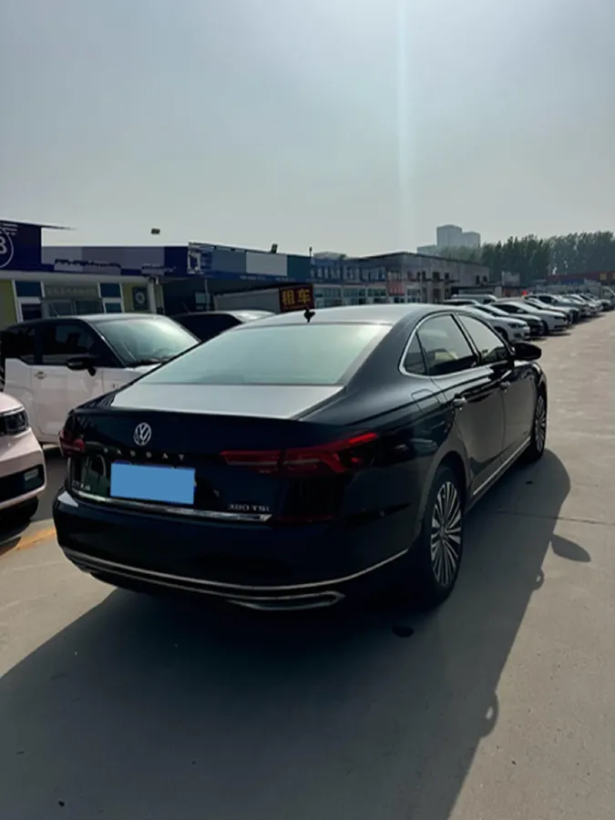 2019 Volkswagen Passat 2.0T 220HP L4 7DCT,autocango,china used car exporter,china ev exporter,chinese used car exporter,chinese used ev exporter