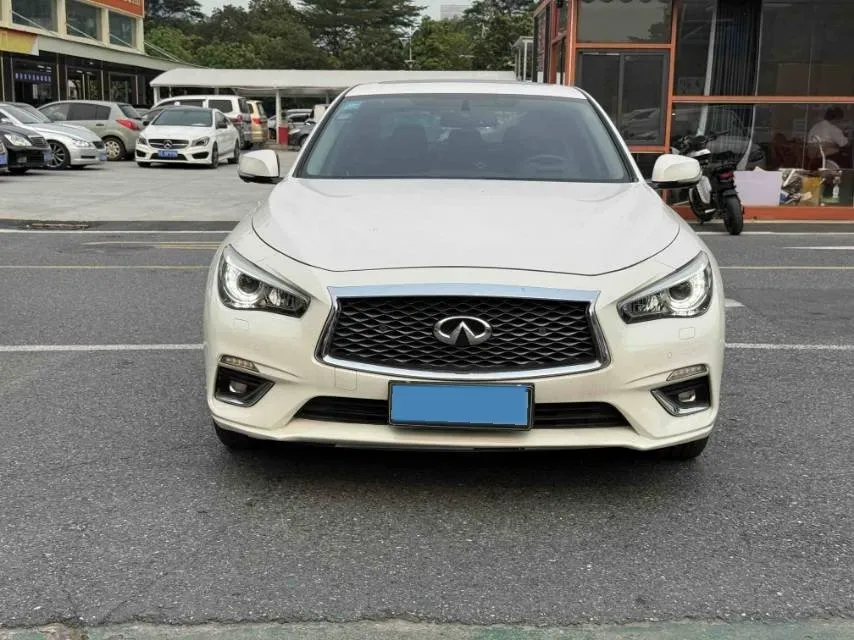 2018 Jeep Grand Commander 2.0T 265HP L4 9AT,autocango,china used car exporter,china ev exporter,chinese used car exporter,chinese used ev exporter