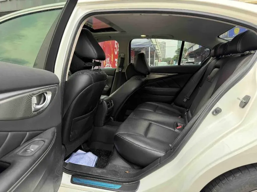 2018 Jeep Grand Commander 2.0T 265HP L4 9AT,autocango,china used car exporter,china ev exporter,chinese used car exporter,chinese used ev exporter