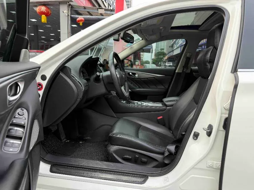 2018 Jeep Grand Commander 2.0T 265HP L4 9AT,autocango,china used car exporter,china ev exporter,chinese used car exporter,chinese used ev exporter