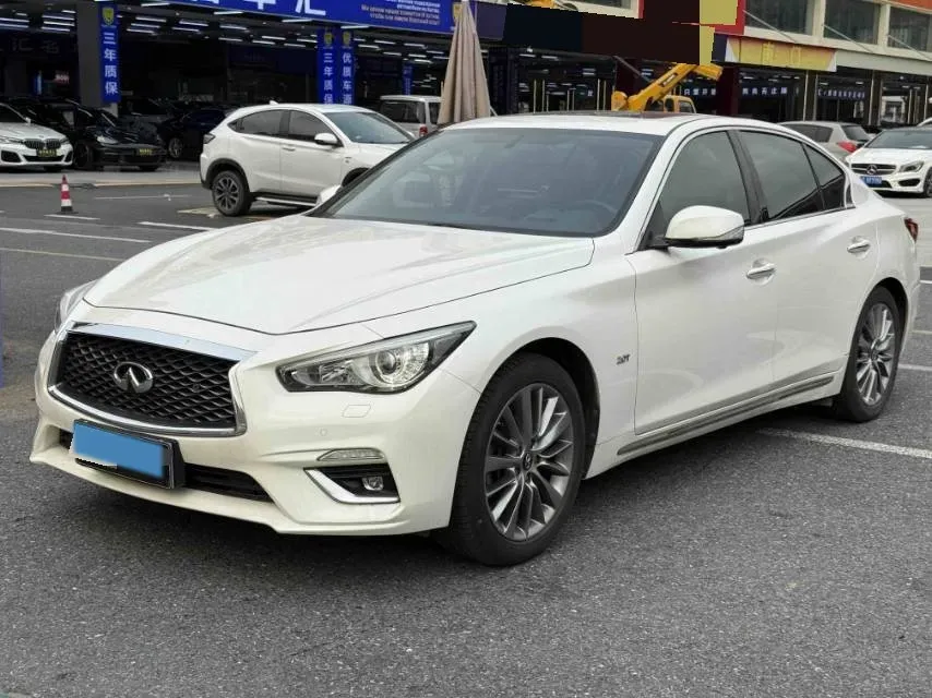 2018 Jeep Grand Commander 2.0T 265HP L4 9AT,autocango,china used car exporter,china ev exporter,chinese used car exporter,chinese used ev exporter