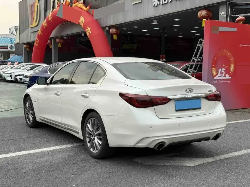 2018 Jeep Grand Commander 2.0T 265HP L4 9AT,autocango,china used car exporter,china ev exporter,chinese used car exporter,chinese used ev exporter