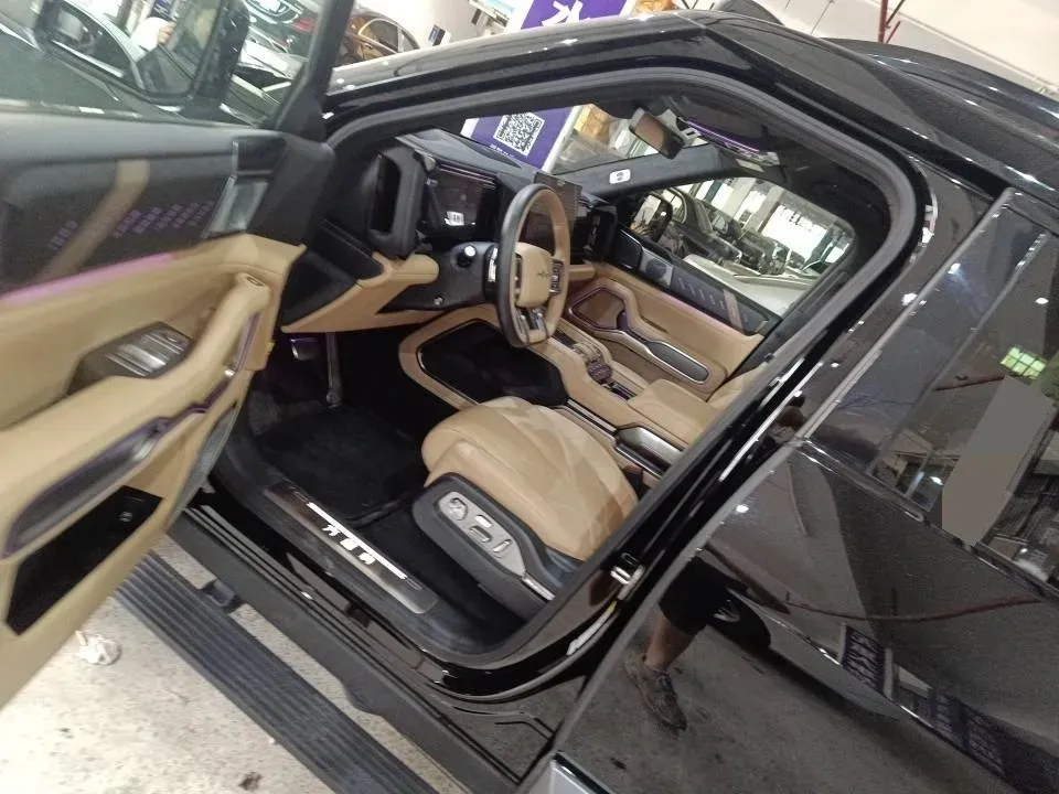 2025 FangChengBao Bao 8 2.0T 245HP L4 E-CVT PHEV 36.8KWH,autocango,china used car exporter,china ev exporter,chinese used car exporter,chinese used ev exporter