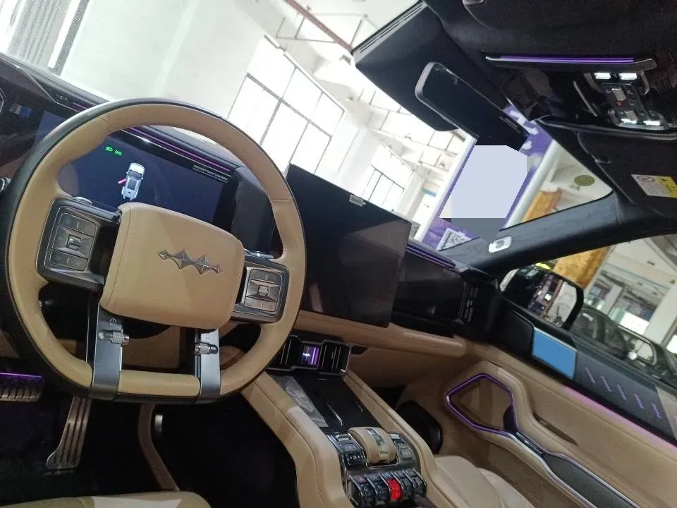 2025 FangChengBao Bao 8 2.0T 245HP L4 E-CVT PHEV 36.8KWH,autocango,china used car exporter,china ev exporter,chinese used car exporter,chinese used ev exporter