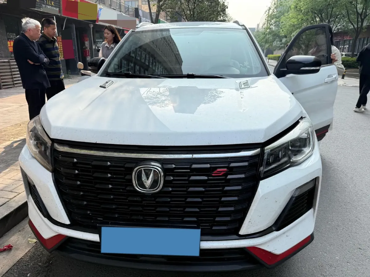 2023 ChangAn CS75 1.5T 188HP L4 7DCT,autocango,china used car exporter,china ev exporter,chinese used car exporter,chinese used ev exporter
