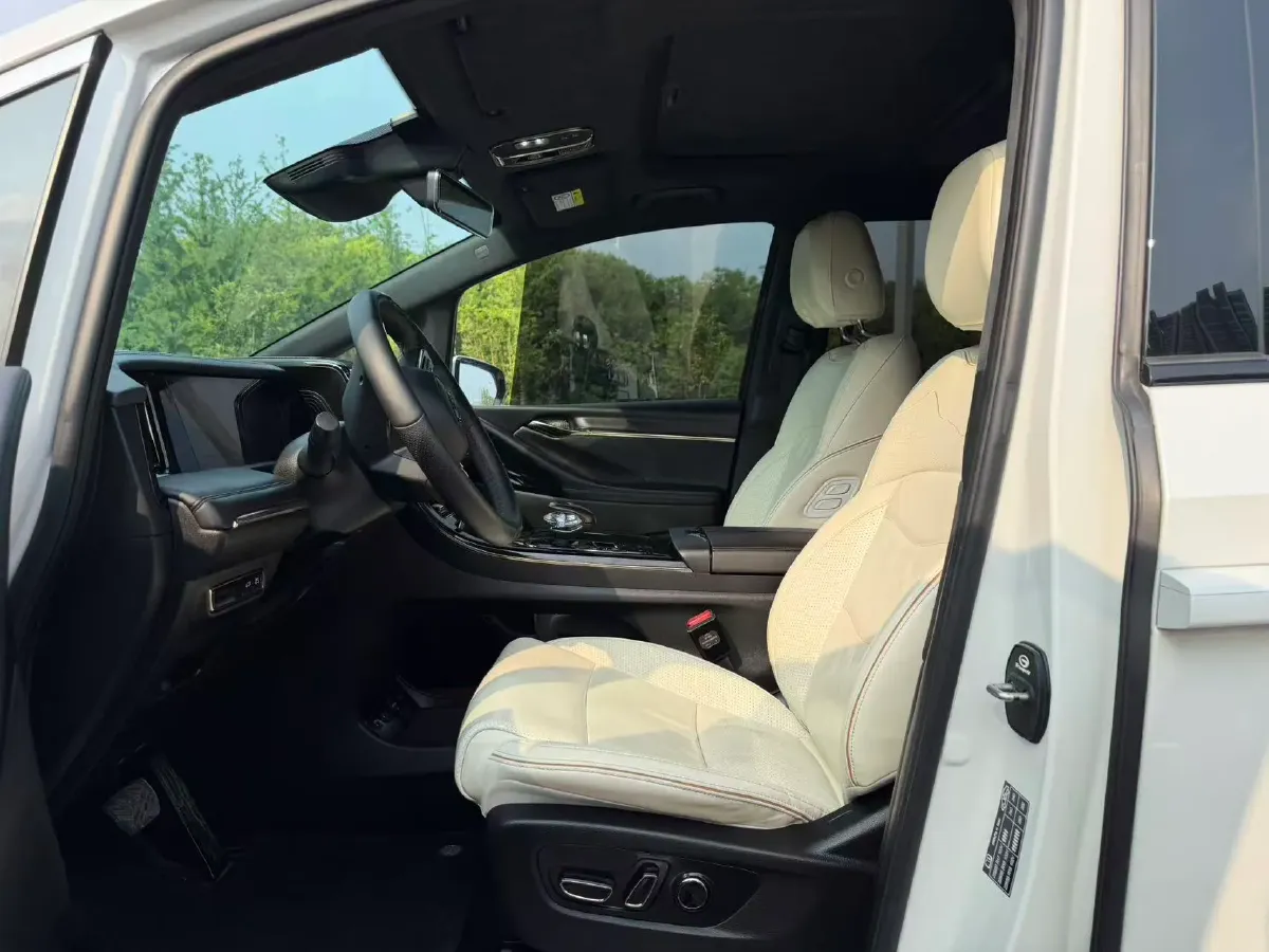 2023 GAC Trumpchi M8 2.0T 190HP L4 E-CVT Hybrid,autocango,china used car exporter,china ev exporter,chinese used car exporter,chinese used ev exporter