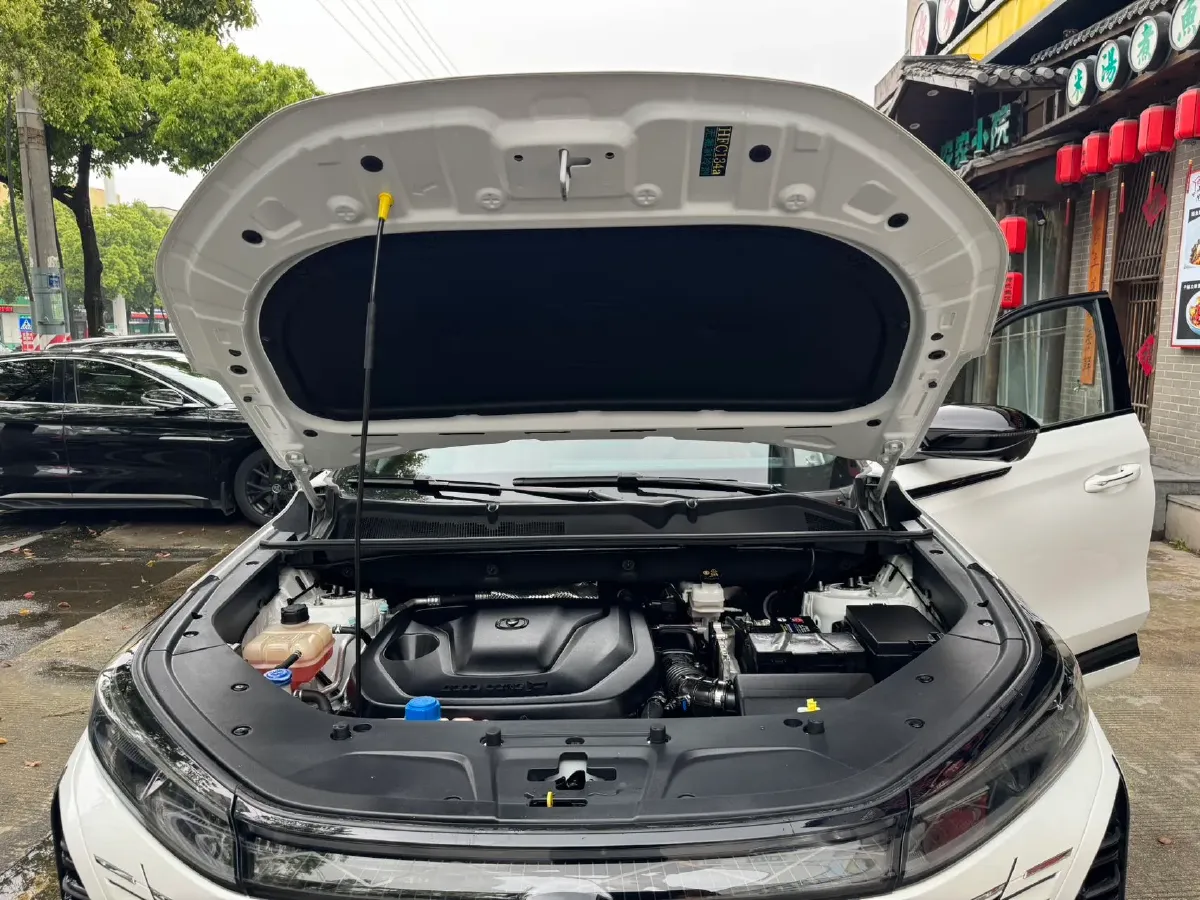 2024 ChangAn CS75 Plus 1.5T 188HP L4 8AT,autocango,china used car exporter,china ev exporter,chinese used car exporter,chinese used ev exporter