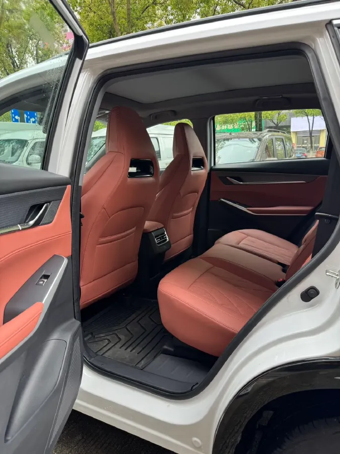 2024 ChangAn CS75 Plus 1.5T 188HP L4 8AT,autocango,china used car exporter,china ev exporter,chinese used car exporter,chinese used ev exporter