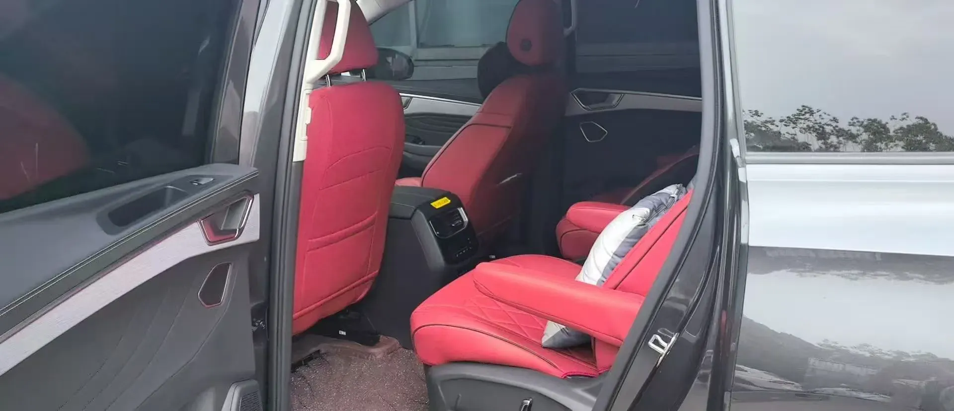 2023 Volkswagen Talagon 2.0T 220HP L4 7DCT,autocango,china used car exporter,china ev exporter,chinese used car exporter,chinese used ev exporter