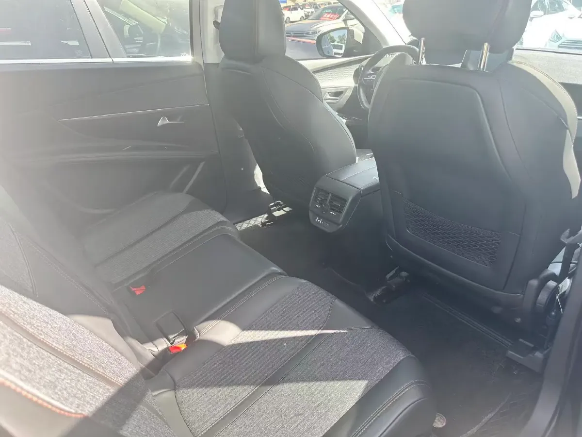 2017 Peugeot 5008 1.6T 167HP L4 6AT,autocango,china used car exporter,china ev exporter,chinese used car exporter,chinese used ev exporter