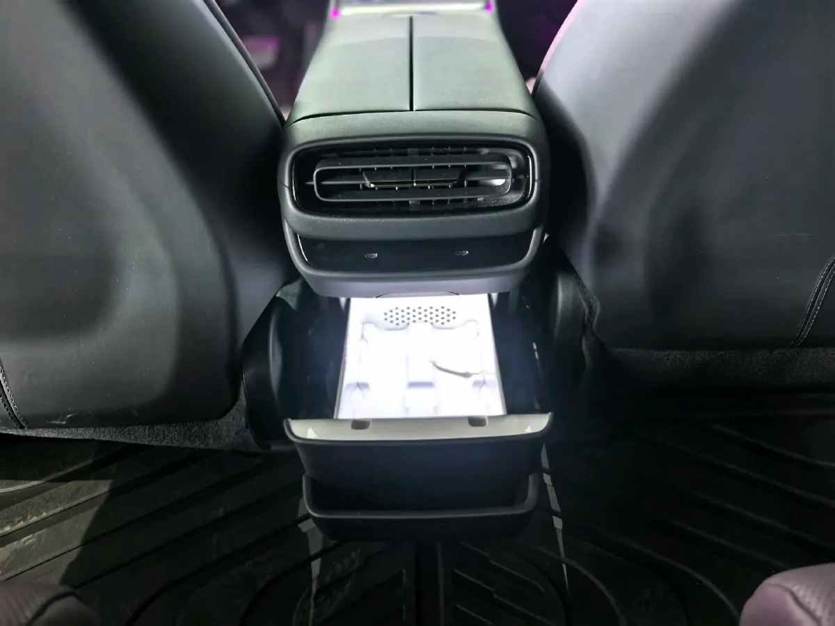 2024 MI SU7 BEV 94.3KWH,autocango,china used car exporter,china ev exporter,chinese used car exporter,chinese used ev exporter