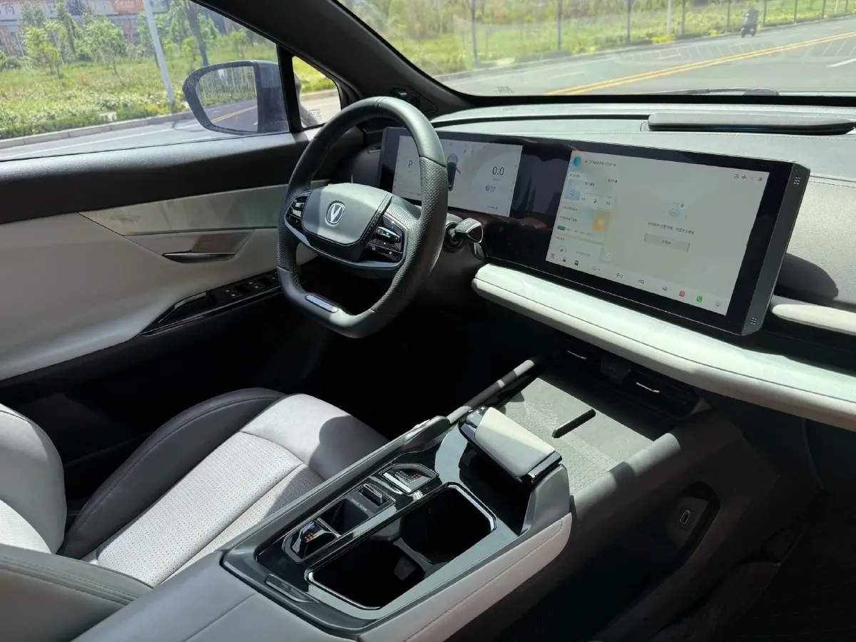 2023 ChangAn UNI-T 1.5T 188HP L4 7DCT,autocango,china used car exporter,china ev exporter,chinese used car exporter,chinese used ev exporter