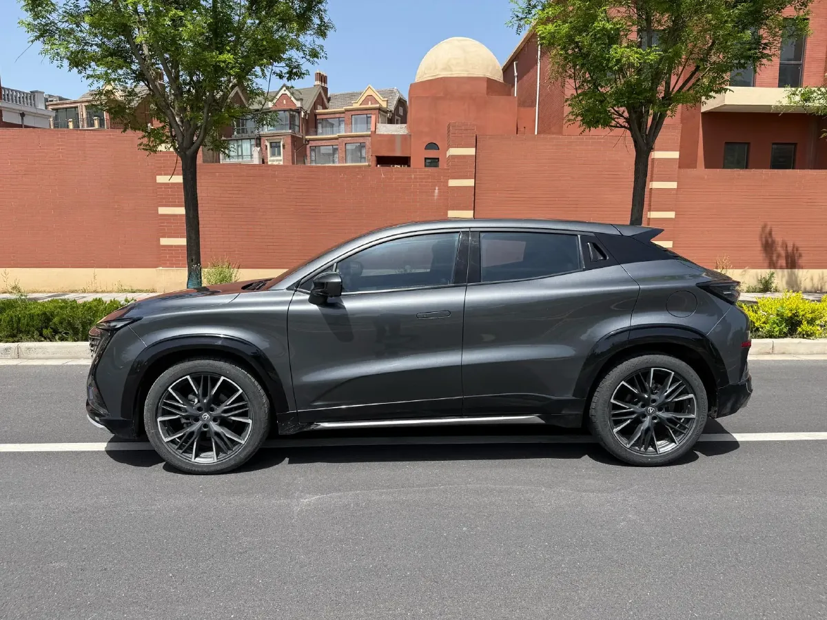 2023 ChangAn UNI-T 1.5T 188HP L4 7DCT,autocango,china used car exporter,china ev exporter,chinese used car exporter,chinese used ev exporter