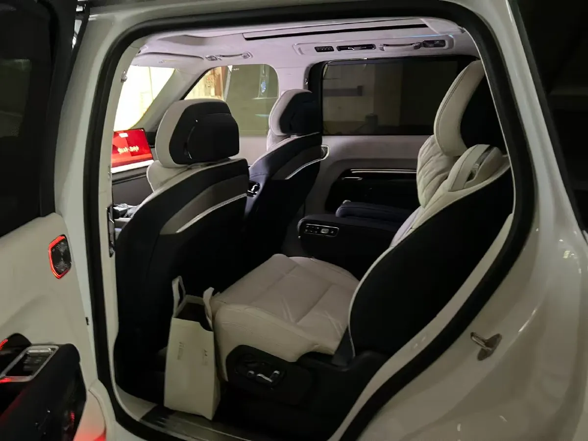 2025 Zeekr 9X 2.0T 279HP L4 1DHT PHEV,autocango,china used car exporter,china ev exporter,chinese used car exporter,chinese used ev exporter