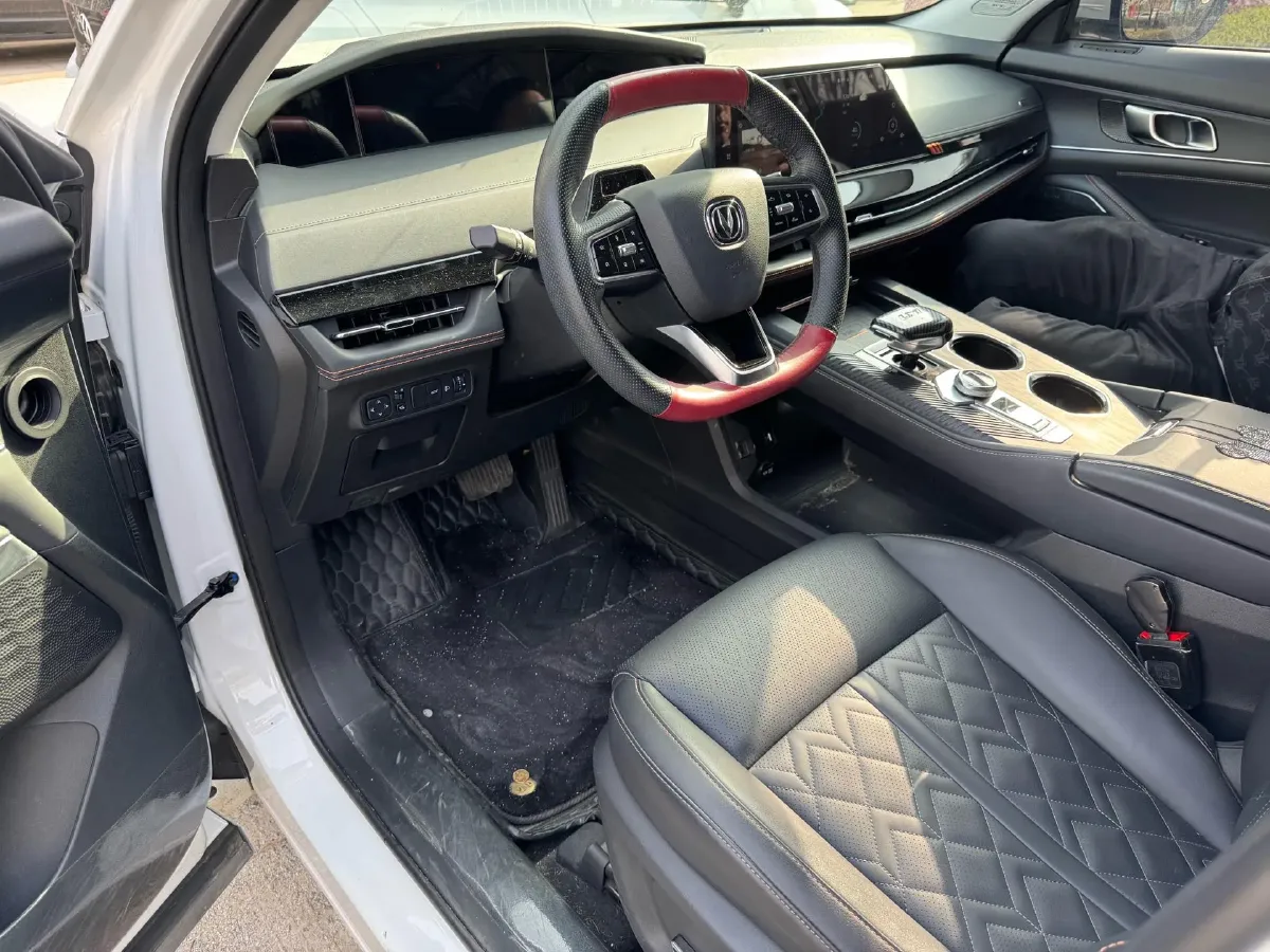 2021 ChangAn UNI-K 2.0T 233HP L4 8AT,autocango,china used car exporter,china ev exporter,chinese used car exporter,chinese used ev exporter