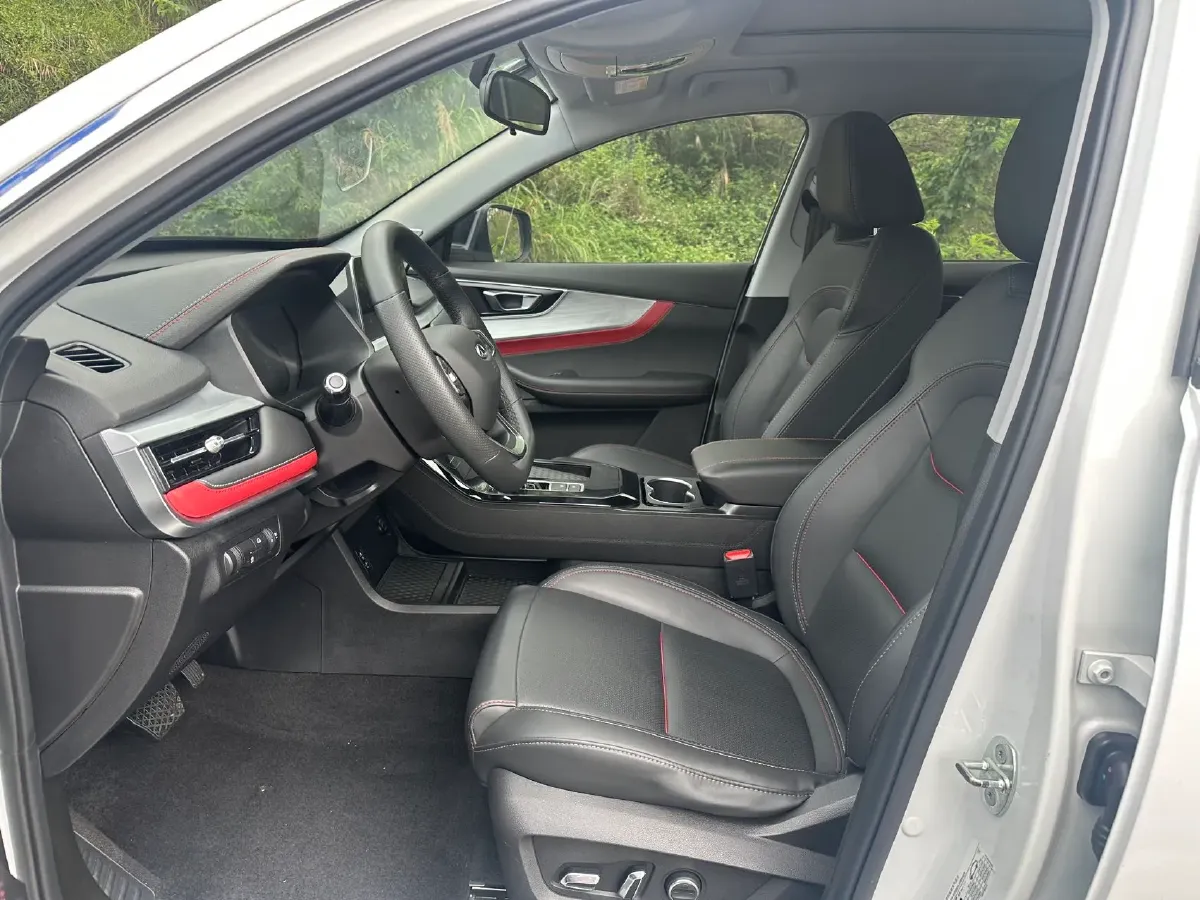 2022 Chery Tiggo 7 1.6T 197HP L4 7DCT,autocango,china used car exporter,china ev exporter,chinese used car exporter,chinese used ev exporter