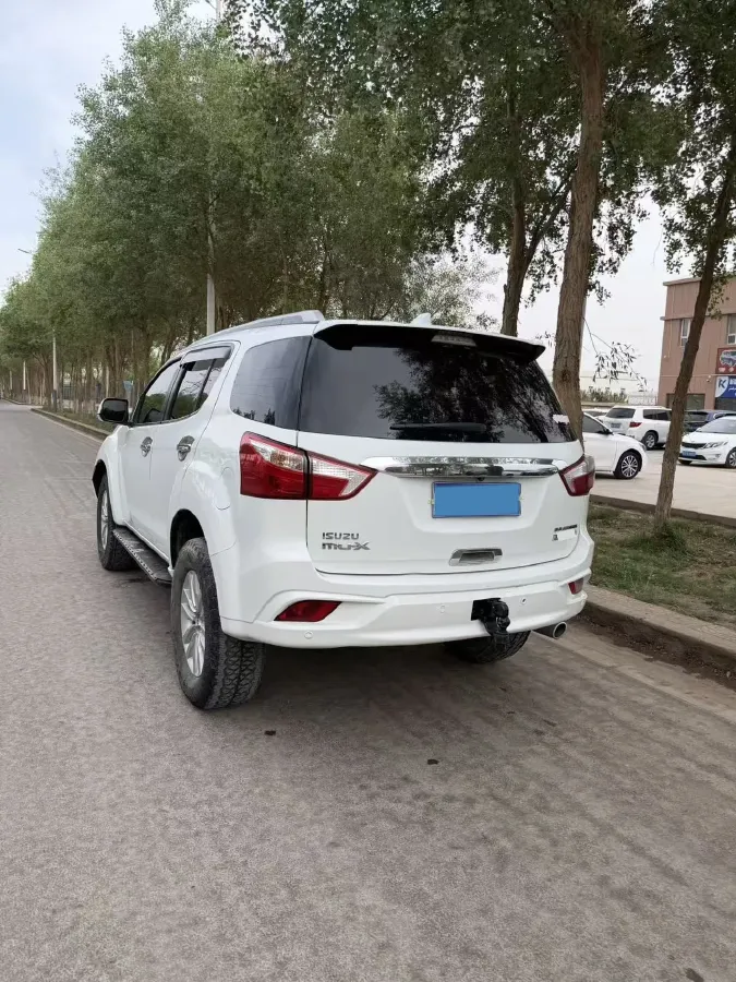 2018 Isuzu Mu-X 3.0T 177HP L4 6AT,autocango,china used car exporter,china ev exporter,chinese used car exporter,chinese used ev exporter