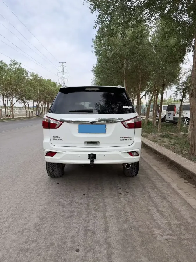 2018 Isuzu Mu-X 3.0T 177HP L4 6AT,autocango,china used car exporter,china ev exporter,chinese used car exporter,chinese used ev exporter