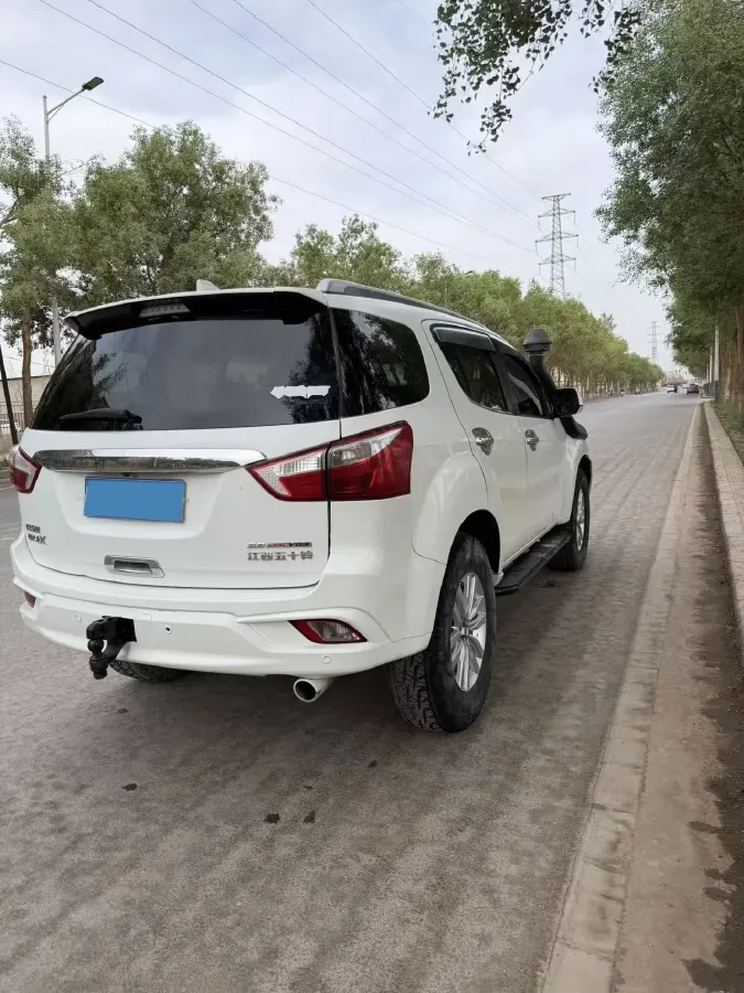 2018 Isuzu Mu-X 3.0T 177HP L4 6AT,autocango,china used car exporter,china ev exporter,chinese used car exporter,chinese used ev exporter