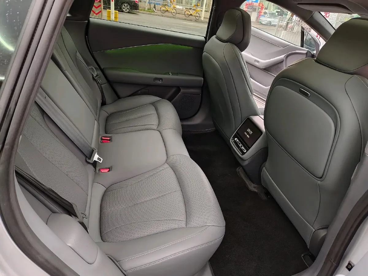 2024 Xpeng P7+ BEV 76.3KWH,autocango,china used car exporter,china ev exporter,chinese used car exporter,chinese used ev exporter