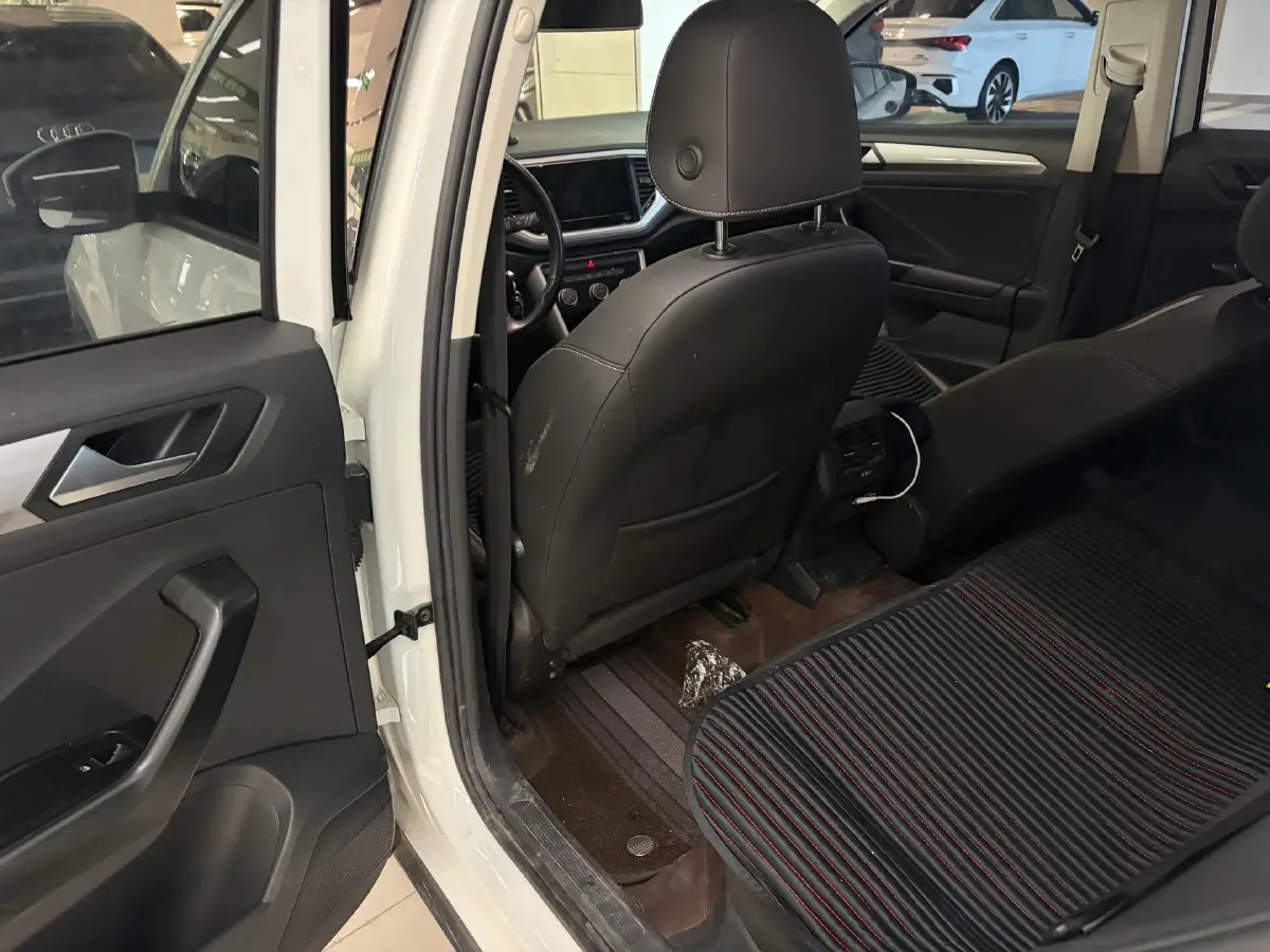 2022 Volkswagen T-Roc 1.4T 150HP L4 7DCT,autocango,china used car exporter,china ev exporter,chinese used car exporter,chinese used ev exporter