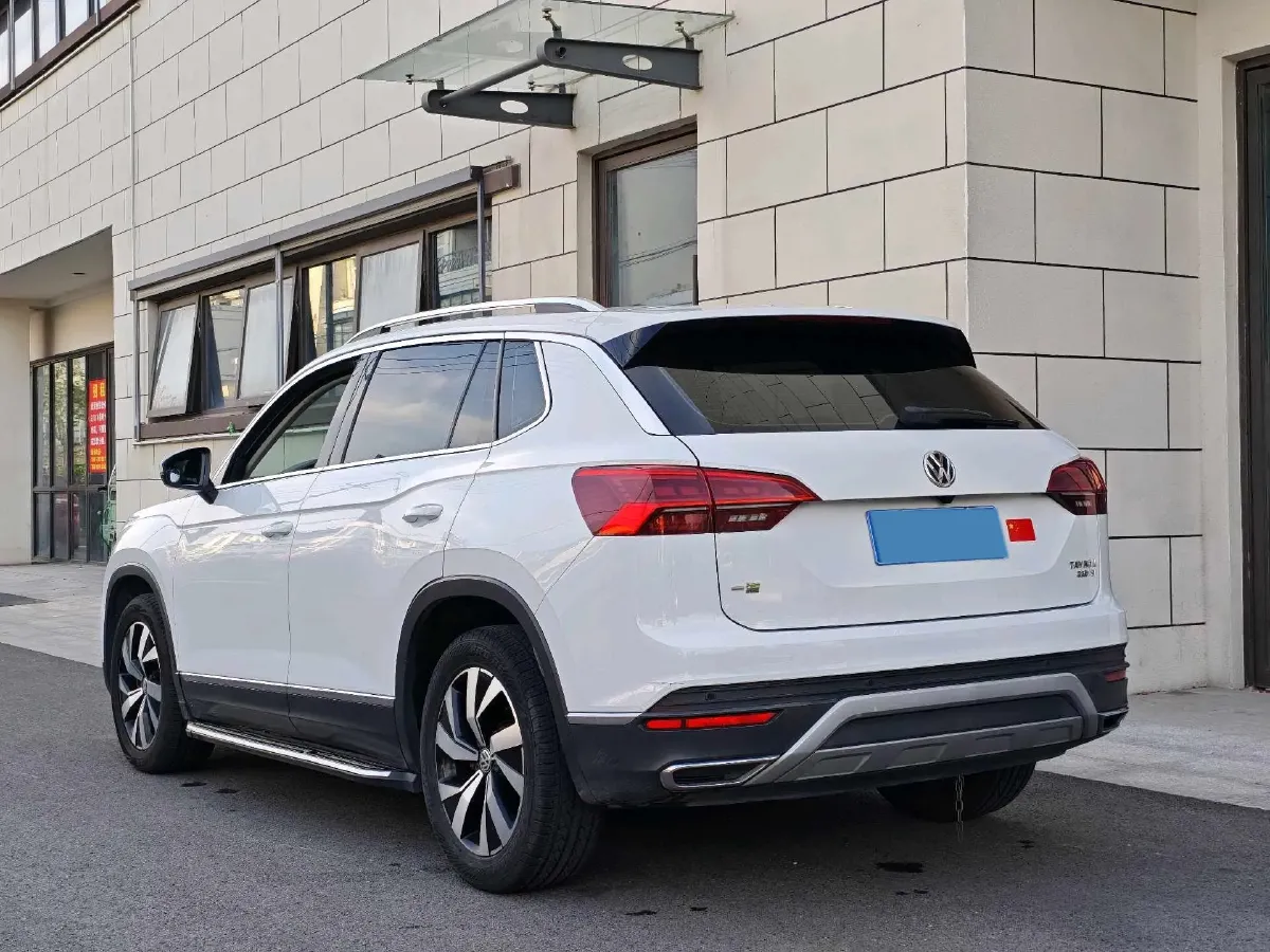 2019 Jeep Cherokee 2.0T 234HP L4 9AT,autocango,china used car exporter,china ev exporter,chinese used car exporter,chinese used ev exporter