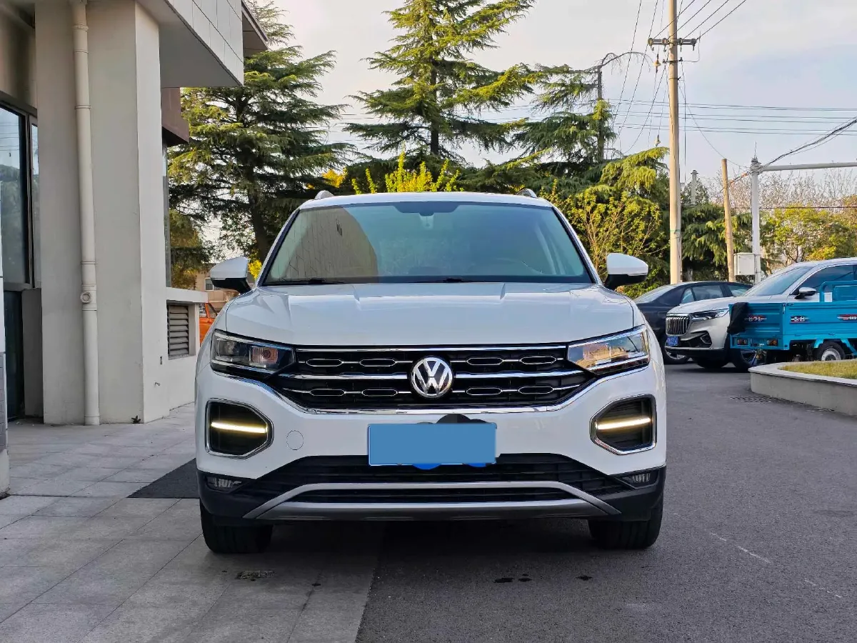 2019 Jeep Cherokee 2.0T 234HP L4 9AT,autocango,china used car exporter,china ev exporter,chinese used car exporter,chinese used ev exporter