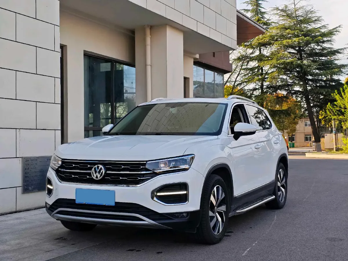 2019 Jeep Cherokee 2.0T 234HP L4 9AT,autocango,china used car exporter,china ev exporter,chinese used car exporter,chinese used ev exporter