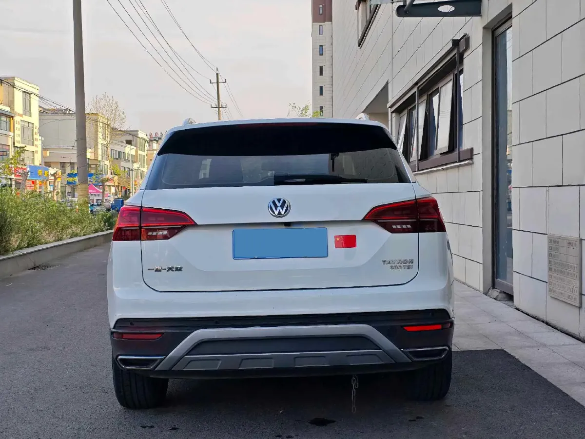 2019 Jeep Cherokee 2.0T 234HP L4 9AT,autocango,china used car exporter,china ev exporter,chinese used car exporter,chinese used ev exporter