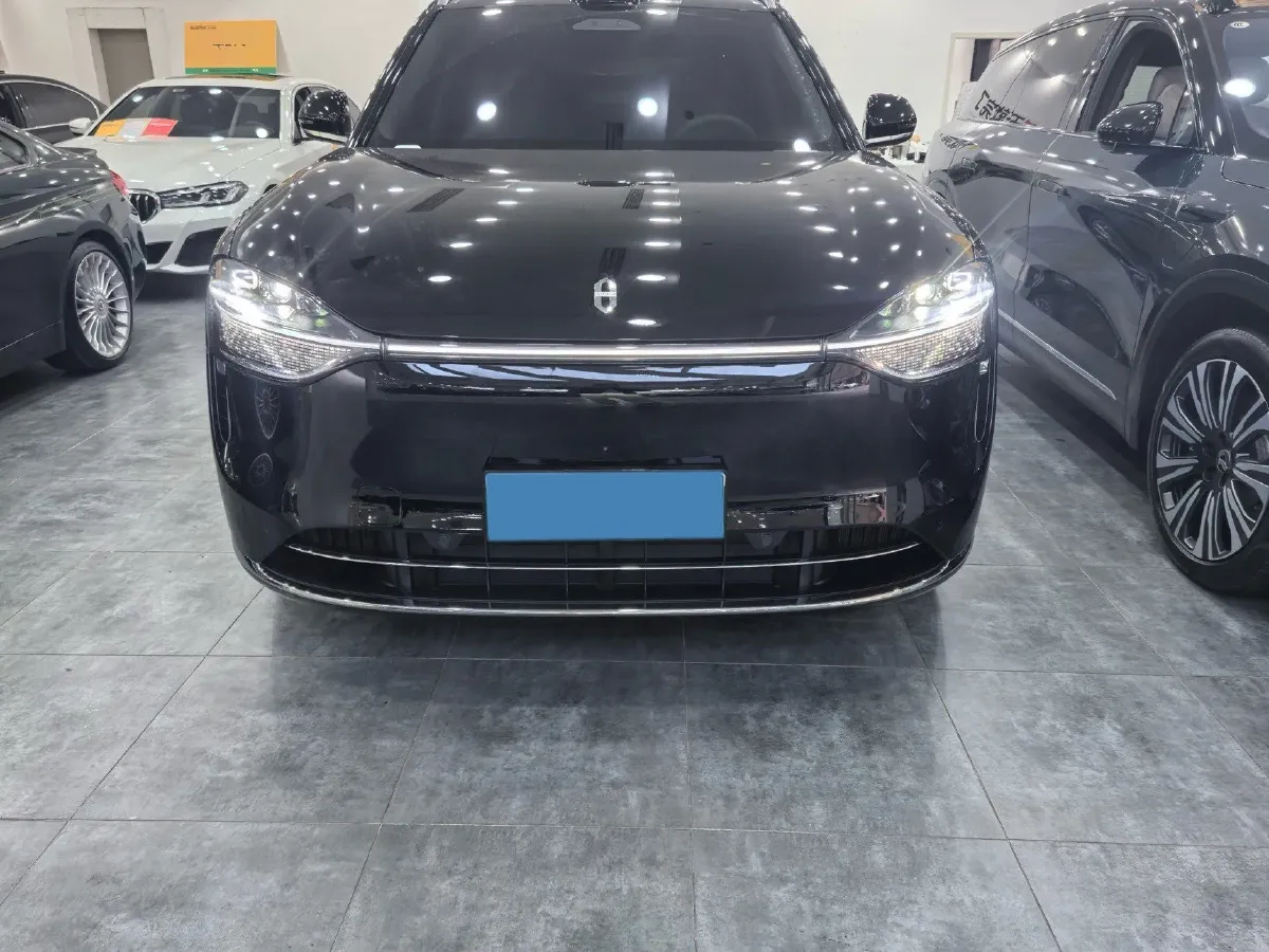 2025 AITO AITO M9 REEV 160HP REEV 52KWH,autocango,china used car exporter,china ev exporter,chinese used car exporter,chinese used ev exporter