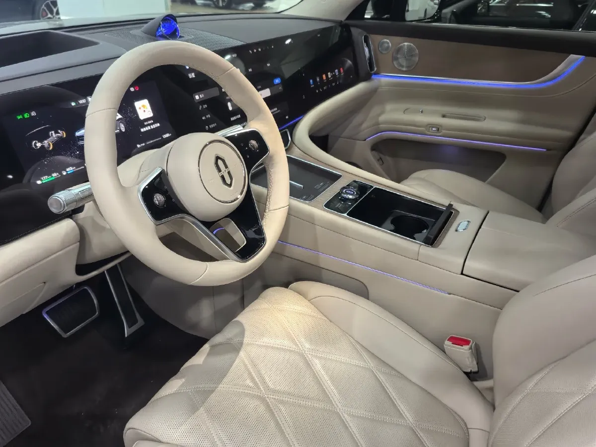 2025 AITO AITO M9 REEV 160HP REEV 52KWH,autocango,china used car exporter,china ev exporter,chinese used car exporter,chinese used ev exporter