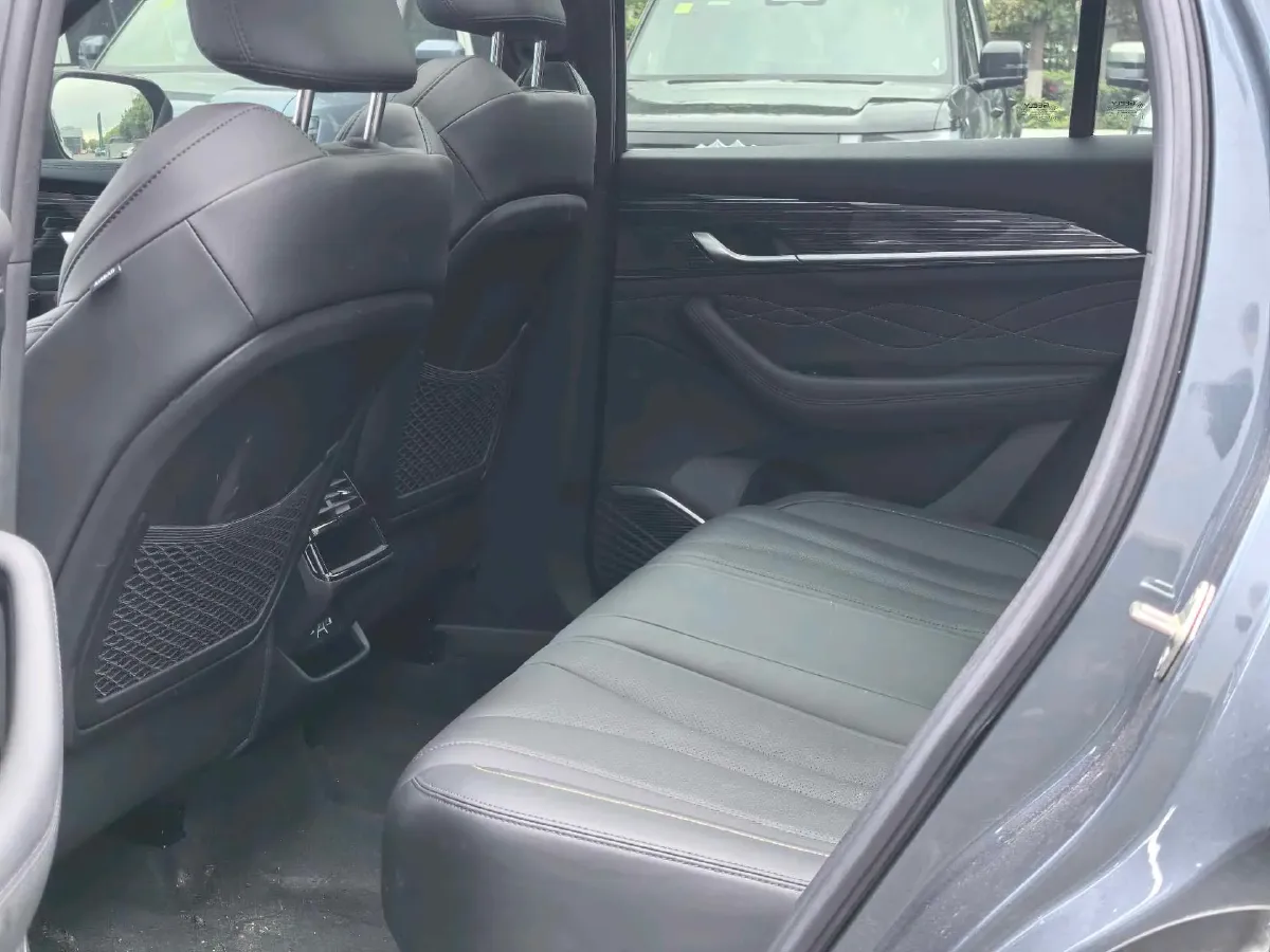 2024 Geely Monjaro 2.0T 218HP L4 7DCT,autocango,china used car exporter,china ev exporter,chinese used car exporter,chinese used ev exporter