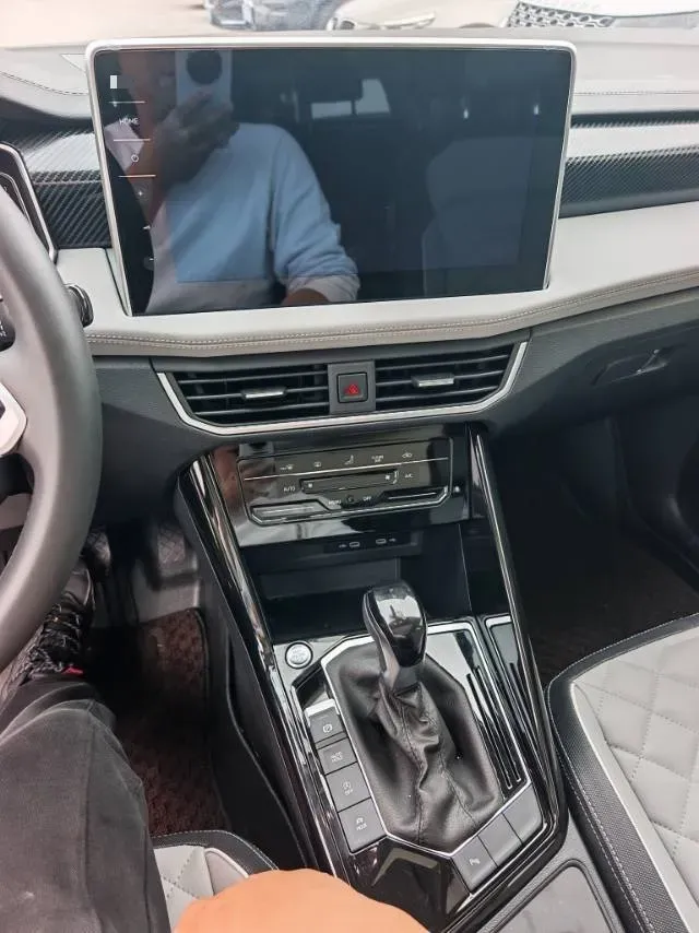 2025 Volkswagen Tayron 1.5T 160HP L4 7DCT,autocango,china used car exporter,china ev exporter,chinese used car exporter,chinese used ev exporter