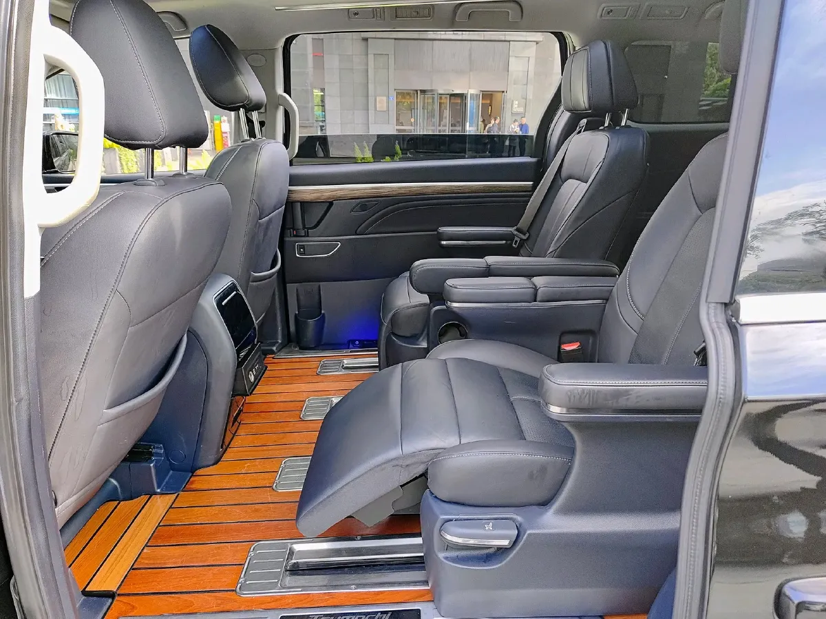 2021 GAC Trumpchi M8 2.0T 252HP L4 8AT,autocango,china used car exporter,china ev exporter,chinese used car exporter,chinese used ev exporter