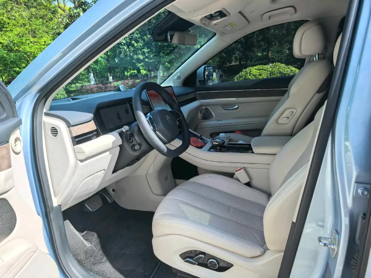 2022 Volvo S60 2.0T 197HP L4 8AT,autocango,china used car exporter,china ev exporter,chinese used car exporter,chinese used ev exporter