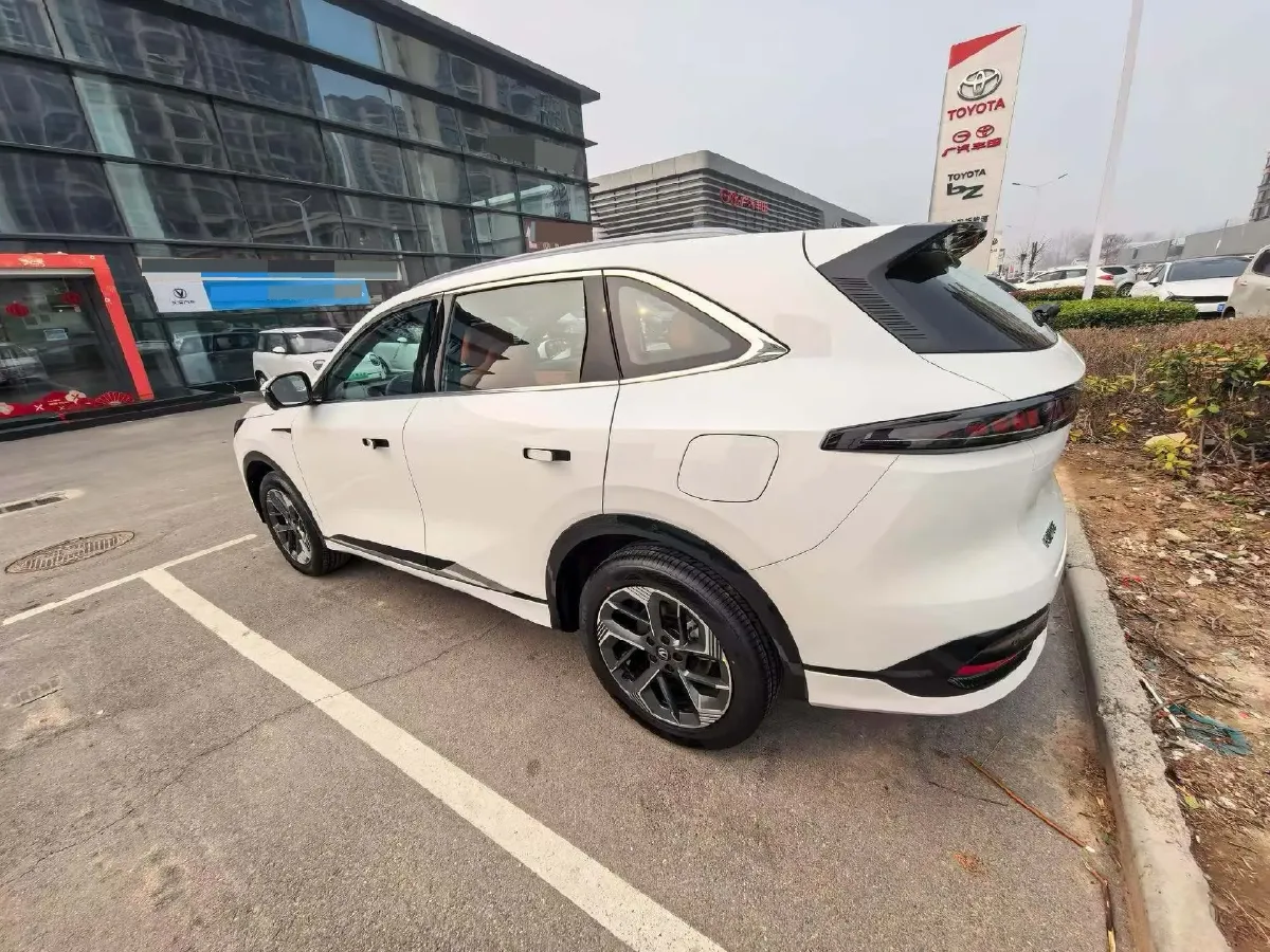 2025 ChangAn CS75 Plus 1.5T 192HP L4 8AT,autocango,china used car exporter,china ev exporter,chinese used car exporter,chinese used ev exporter