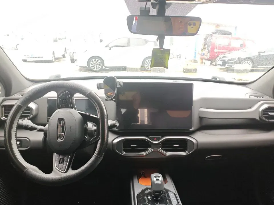 2025 Geely Cowboy 1.5T 181HP L4 7DCT,autocango,china used car exporter,china ev exporter,chinese used car exporter,chinese used ev exporter