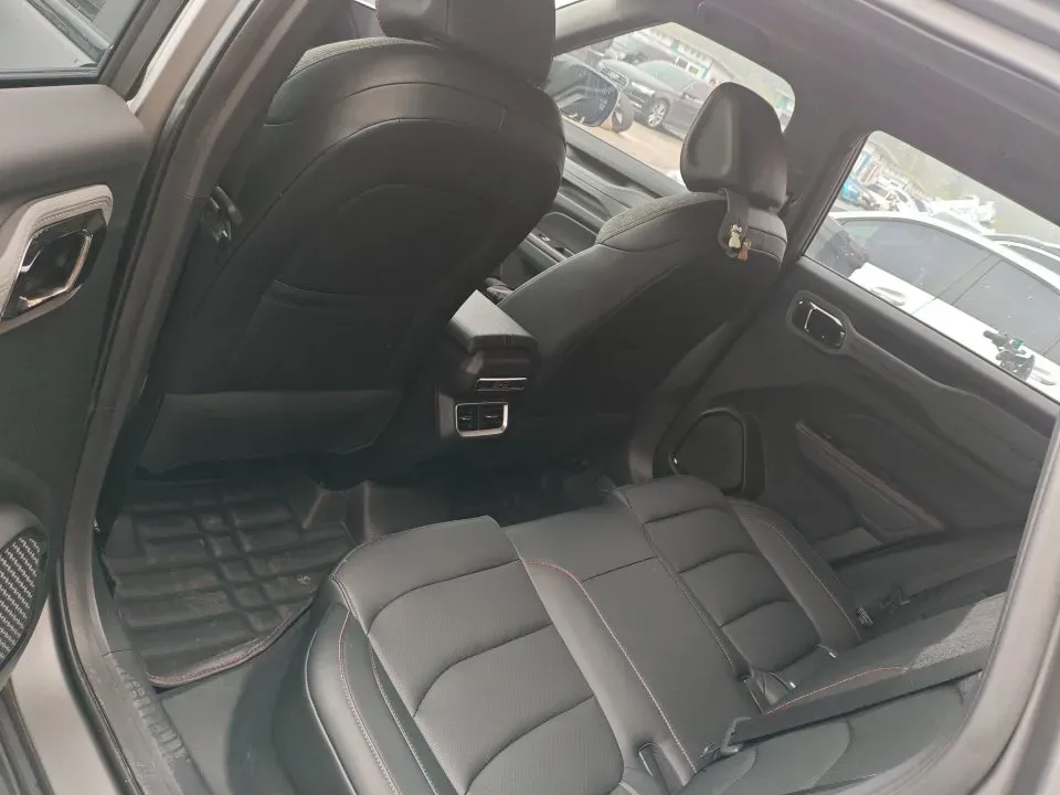 2025 Geely Cowboy 1.5T 181HP L4 7DCT,autocango,china used car exporter,china ev exporter,chinese used car exporter,chinese used ev exporter